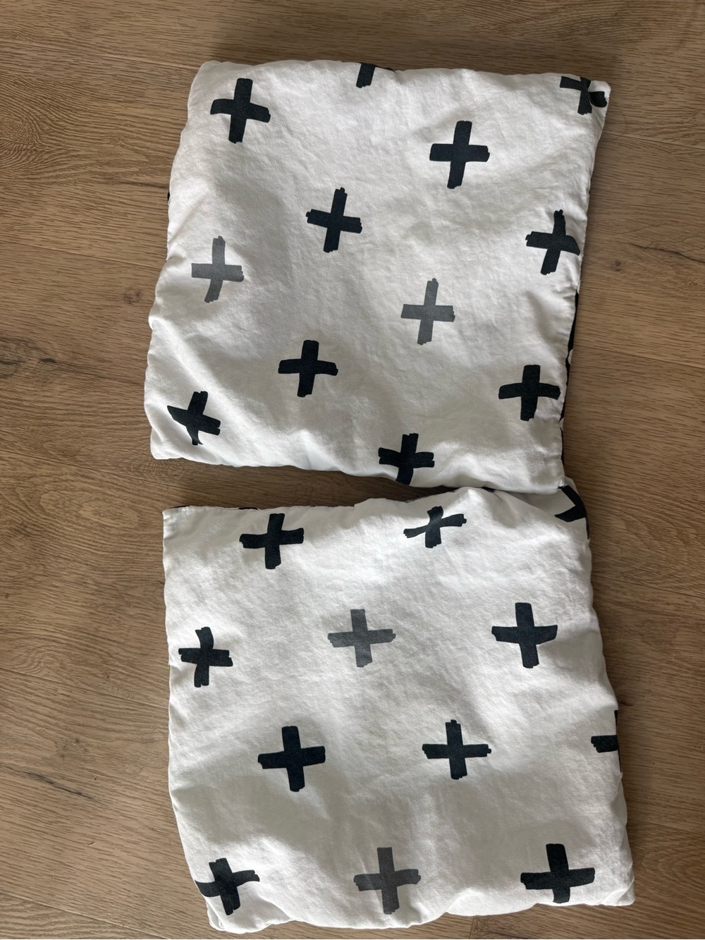 Black Cross Print White Pillow Shams - Set of 2